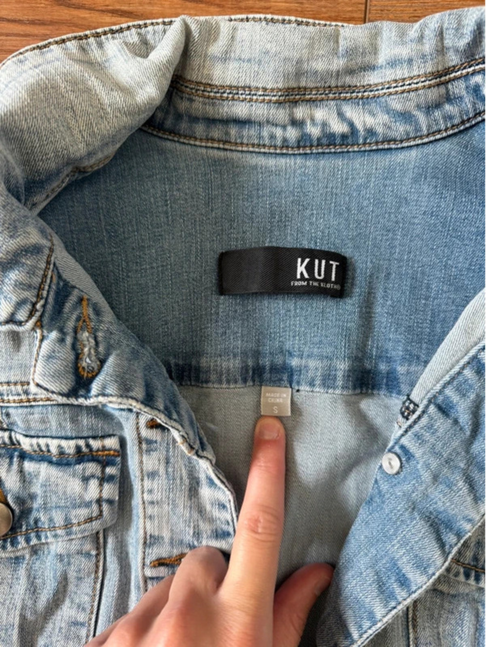 Kut from the cloth jean jacket light wash size small - Picture 3 of 3
